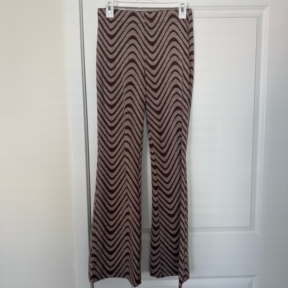 Urban Outfitters Bryn Pull-On Flare Pant Zebra Chevron Print - Picture 2 of 5